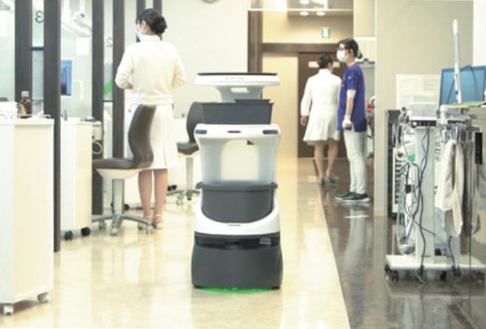 自動運搬ロボット「Servi アイリスエディション」を歯科業界で初導入!